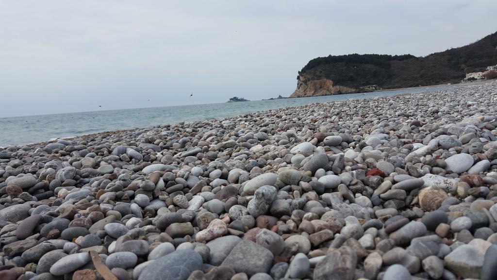 Buljarica Bay Apartments Petrovac Ngoại thất bức ảnh