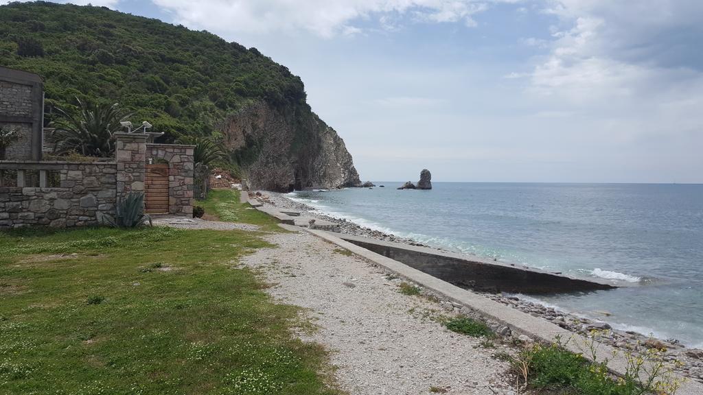 Buljarica Bay Apartments Petrovac Ngoại thất bức ảnh